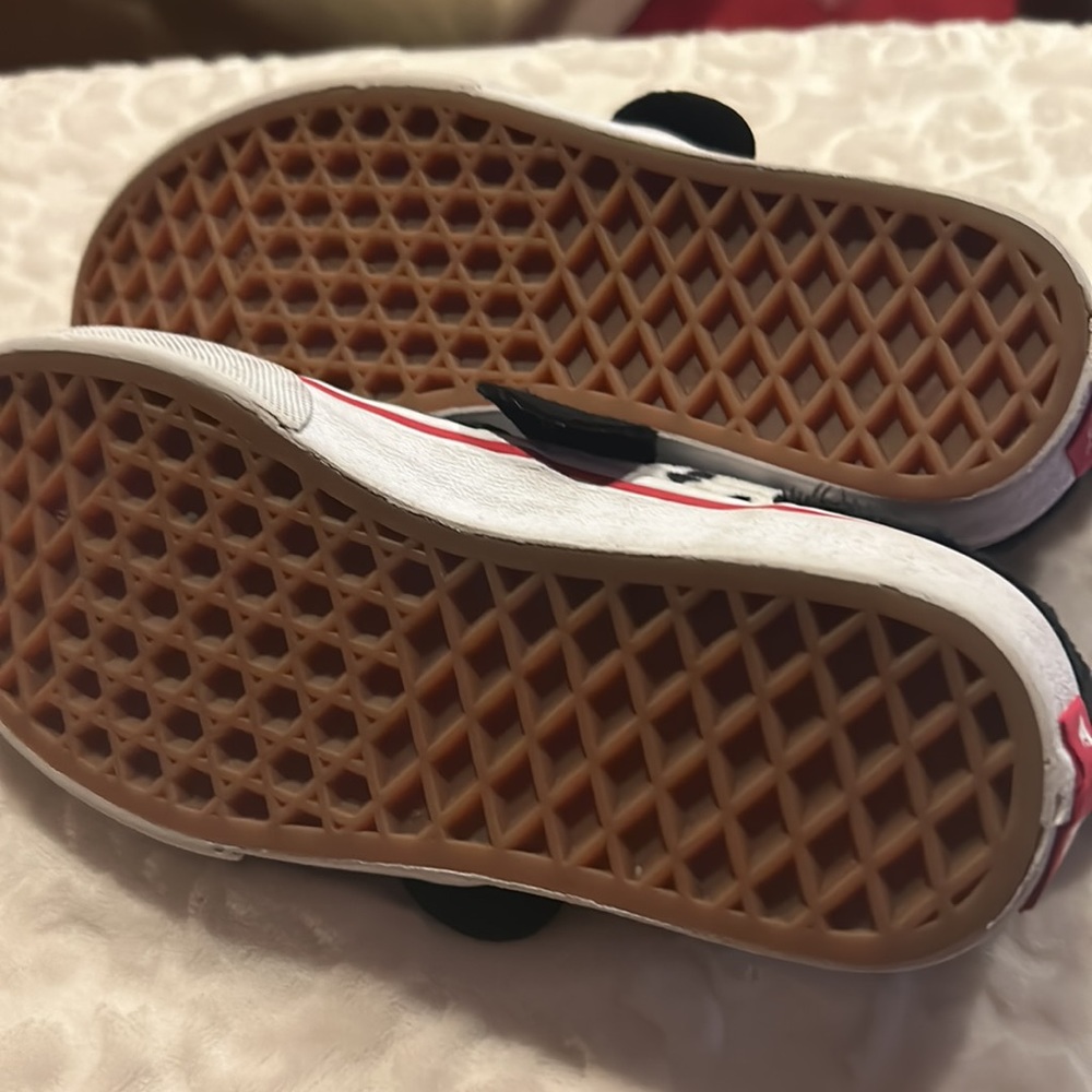 Vans - Picture 5 of 7